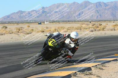 media/Jan-10-2025-CVMA Friday Practice (Fri) [[489e0da257]]/Group 4 and Trackday/Session 2 (Turn 4 Inside)/